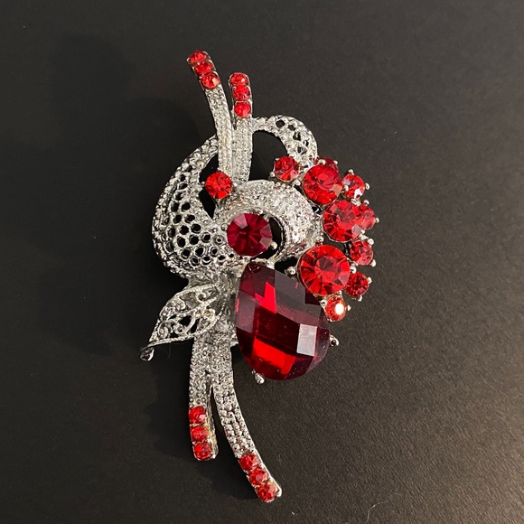 Red Rhinestone Brooch - Picture 1 of 1